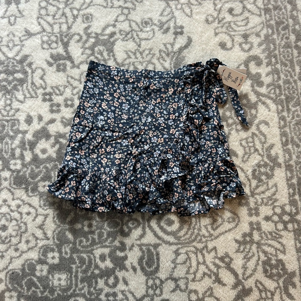 NWT Floral Wrap Skirt
